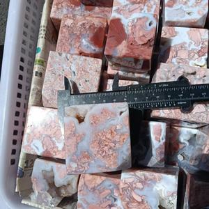 بيع بالجملة مكعبات العقيق الوردي الطبيعية عالية الجودة جيود شفاء الكريستال الكوارتز مكعب الحرفية للزينة - Product Image 5