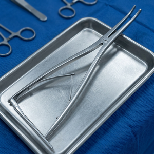 Distracteur spinal chirurgical manuel certifié CE Classe I pour utilisation en salle d'opération - Product Image 2