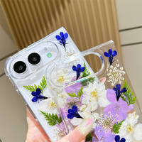 Coque transparente tendance avec fleurs séchées, paillettes et sequins pour iPhone DUO, en époxy transparent