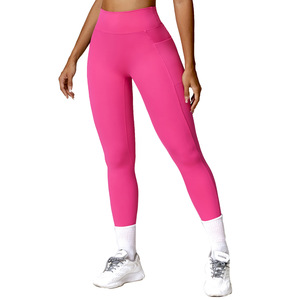 Leggings de yoga CCK8524 de cintura alta con bolsillo, elásticos en cuatro direcciones, de color sólido, con efecto fruncido en los glúteos, pantalones deportivos para correr. - Product Image 1