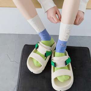 Nouvelles chaussettes mi-mollet pour hommes et femmes, effet usé, franges, couleurs contrastées, chaussettes décontractées extensibles, designs chics, tendance, élégantes et confortables - Product Image 4