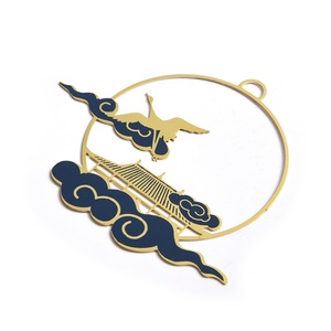 ที่คั่นหนังสือโลหะฉลุลายเคลือบทองคำ 3 มิติ แบบสั่งทำ - Product Image 2