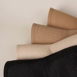 หมวกปีกกว้างกันแดดสำหรับผู้หญิง รุ่นใหม่ล่าสุดประจำปี 2025 สำหรับฤดูใบไม้ผลิและฤดูร้อน  แบบสบายๆ ระบายอากาศได้ดี พับเก็บได้ ทำจากฟางกระดาษ พร้อมสายรัด - Product Image 4