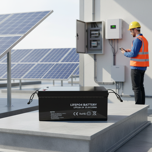 Prix de gros 12.8V 25.6V 100Ah 150Ah 200Ah Batteries solaires LiFePO4 Lithium-ion 18650 pour onduleurs solaires Deye GoodWe - Product Image 1