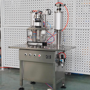 Machine de remplissage et de sertissage pneumatique semi-automatique de petite taille pour aérosols et propulseurs, 500 ml, pour boissons, FUDA Chine - Product Image 3