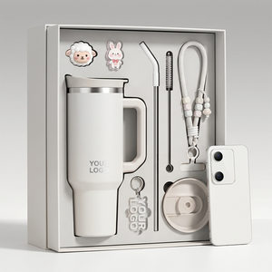 Bouteille de voyage et de voiture Everich 40oz grande capacité, couleur personnalisée, sans BPA, avec paille et couvercles <span class=keywords><strong>2</strong></span>-en-<span class=keywords><strong>1</strong></span> - Product Image 1