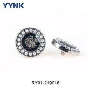 Tùy Chỉnh Botones Biểu Tượng Sang Trọng May Nút Vàng Kim Loại Ngọc Trai Chân Nút Cho Hàn Quốc Phụ Nữ Ăn Mặc Áo Khoác May Mặc - Product Image 6