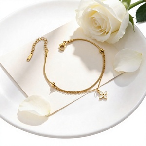 Bracelet double couche imperméable en acier inoxydable de qualité supérieure avec pendentif trèfle à quatre feuilles, conforme aux normes EU Reach et US CPSIA - Product Image 3