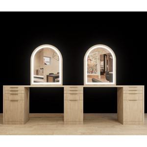 Station <span class=keywords><strong>de</strong></span> <span class=keywords><strong>coiffure</strong></span> <span class=keywords><strong>de</strong></span> luxe avec miroir arqué doré et plan <span class=keywords><strong>de</strong></span> travail en bois clair, poste <span class=keywords><strong>de</strong></span> travail multi-places <span class=keywords><strong>pour</strong></span> <span class=keywords><strong>salon</strong></span> <span class=keywords><strong>de</strong></span> <span class=keywords><strong>coiffure</strong></span> - Product Image 2