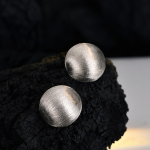 Pendientes <span class=keywords><strong>de</strong></span> tuerca <span class=keywords><strong>de</strong></span> bola <span class=keywords><strong>de</strong></span> <span class=keywords><strong>plata</strong></span> <span class=keywords><strong>de</strong></span> ley S925 <span class=keywords><strong>de</strong></span> diseño único para regalo <span class=keywords><strong>de</strong></span> mujer y Niña - Product Image 3