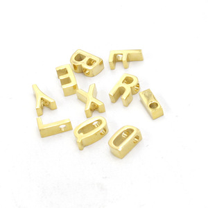 Perles en lettres dorées avec breloque, pièces, 3mm * 8mm, motif <span class=keywords><strong>Alphabet</strong></span>, métallique, argent, en acier inoxydable, pour la fabrication de bijoux - Product Image 2