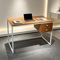 Bureau d'ordinateur de bureau à cadre métallique pour professeur, nouveau design, prix de gros, acceptant la personnalisation de la taille, fabriqué en Chine