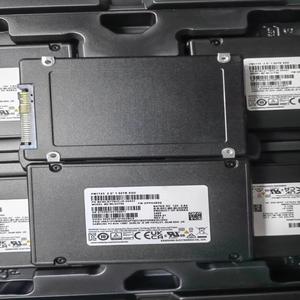 Horng Shing โซลิดสเตทไดรฟ์ใช้ MZWLO1T9HCJR-00A07 PM1743 U.2 1.92T 6Gbps SSD - Product Image 3
