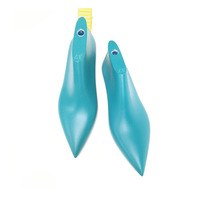 Arbre à chaussures à bouche peu profonde pour femmes avec talon fin de 4cm en plastique pour chaussures à talons hauts W393