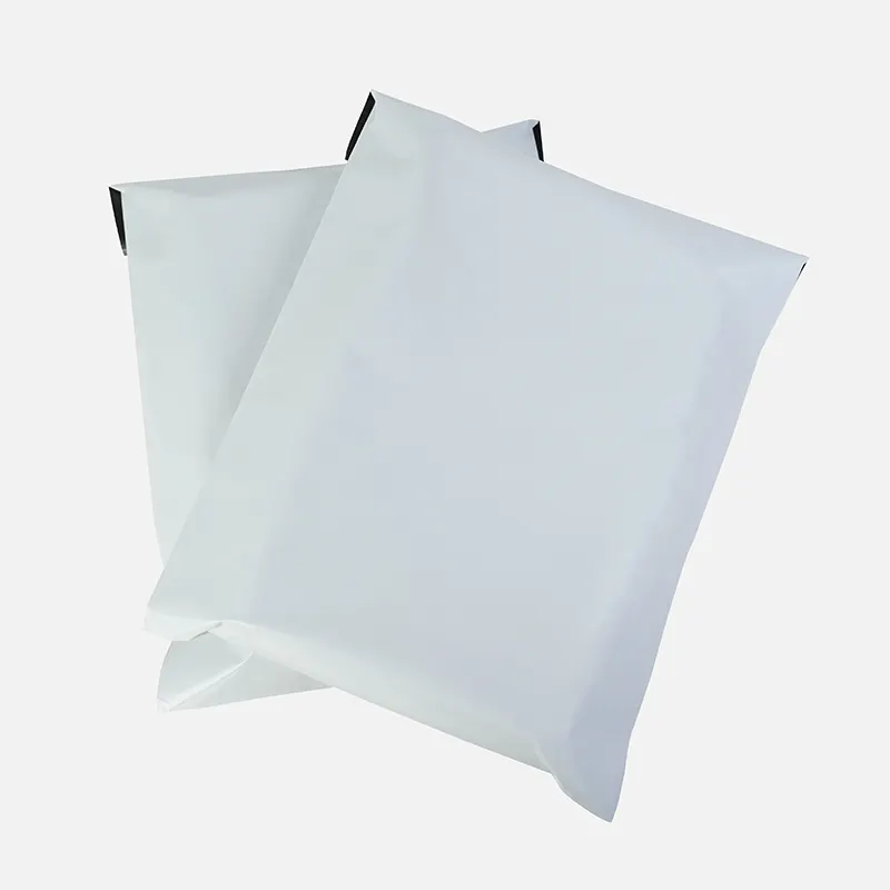 Fabricante de bajo precio listo para enviar Poly Mailer enveloppe bolsas de embalaje impermeable bolsa de envío personalizado