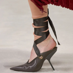 Sandalias de tacón alto personalizadas para mujer con cordones cruzados, punta puntiaguda, tacón de cuña alto, estilo mule, zapatos de vestir - Product Image 1