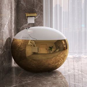 WC intelligent en céramique de style luxueux avec télécommande, siège chauffant, drainage S-Trap/P-Trap, désodorisation automatique - Product Image 1