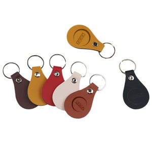 هدايا إبداعية رائجة لعام 2025، سلسلة مفاتيح مخصصة من الجلد الصناعي مع شعار بارز للرجال، هدايا ترويجية - Product Image 2