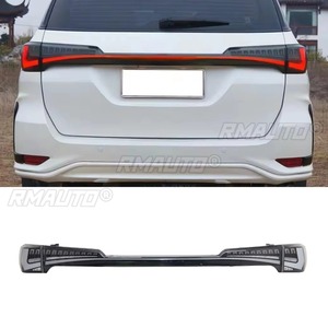 Pour Toyota Fortuner 2016-2024, feux de jour à LED, lampe étanche, ensemble de feux arrière de voiture, kit carrosserie - Product Image 1