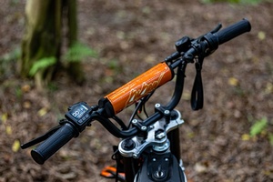 Envío Rápido en la UE, Motocicleta Eléctrica Todoterreno de Alto Rendimiento con Motor sin Escobillas de 48 V y 2000 W, Tres Velocidades, 48 V 20.8 Ah - Product Image 2