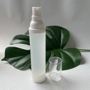 yuyao fabrik lieferung 50 ml 80 ml luftlose nebel-flasche aus pp spray für kosmetik
