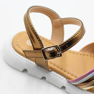 Vente en gros de jolies sandales de plage en gelée pour enfants sandales d'été colorées faites à la main pour enfants <span class=keywords><strong>chaussures</strong></span> de bébé antidérapantes pour filles - Product Image 5