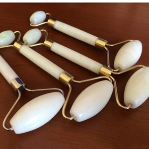 Ensemble d'outils <span class=keywords><strong>de</strong></span> <span class=keywords><strong>massage</strong></span> Gua Sha en pierre naturelle <span class=keywords><strong>Rouleau</strong></span> <span class=keywords><strong>de</strong></span> <span class=keywords><strong>massage</strong></span> du <span class=keywords><strong>visage</strong></span> pour SPA Body <span class=keywords><strong>Visage</strong></span> Eye Application <span class=keywords><strong>Rouleau</strong></span> <span class=keywords><strong>de</strong></span> <span class=keywords><strong>jade</strong></span> - Product Image 3