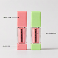 Vente en gros de tubes à gloss carrés transparents en plastique vides avec applicateur