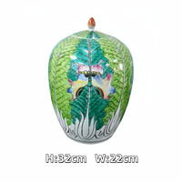 Pot en porcelaine chinoise Famille Verte, décoré à la main de choux Bok Choy et de papillons, pot à gingembre en céramique avec couvercle, ornement antique pour la maison