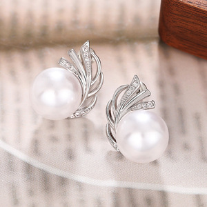 Orecchini con perle finte a forma di foglia di banana per donna, gioielli per le orecchie alla moda, chic e di lusso - Product Image 6