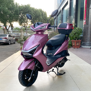 Scooter à essence M12 rose <span class=keywords><strong>50cc</strong></span> pour adultes 60 km/h 10 pouces pneus pare-brise freins à disque et à tambour avec coffre adapté aux filles - Product Image 1