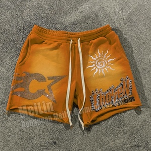 Shorts vintage pour hommes en coton molletonné French Terry, délavés à l'acide, à bords bruts, avec cordon de serrage, design personnalisé et strass effet vieilli - Product Image 4