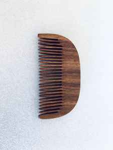 Peigne en bois fait à la main, peigne à cheveux naturel et écologique, doux pour le cuir chevelier, accessoire de soins capillaires durable et élégant - Product Image 4