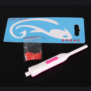 อุปกรณ์ผูกเหยื่อหนอนเลือดแบบใช้มือ คลิปหนีบเหยื่อพลาสติกสำหรับตกปลาในน้ำจืด - Product Image 3