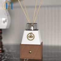 Diffuseur de parfum d'ambiance en céramique hexagonale de luxe personnalisé avec logo C&H Wholesale, sans BPA, pour la décoration de la maison et l'aromathérapie.