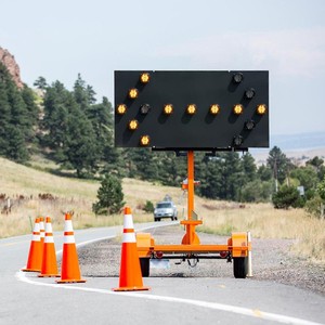 Solar Arrow Traffic Sign Trailer Q235 Frame IP65 Protection Reflective LED Display Ground <b>Mount</b> - Product Image 4