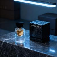 Boîte de bouteille en verre vide de parfum carré plat de luxe rechargeable de 30ml 50ml 100ml de parfum de logo personnalisé clair noir