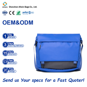 Sac à bandoulière et sac à main de sport de plein air de marque célèbre avec logo personnalisé, sac messager de luxe de grande taille pour homme - Product Image 1