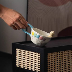 Taza con diseño de oso de dibujos animados y globo, con color bajo esmalte, resistente a altas temperaturas, apta para microondas y lavavajillas, segura para alimentos, con asa. - Product Image 4
