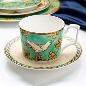 Set di Piatti in Porcellana Stile Nordico, Lussuoso Servizio di Piatti in Bone China con Motivo Uccelli Verdi - Product Image 6