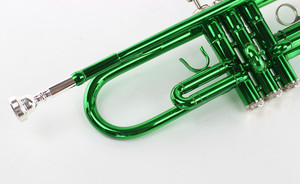 <span class=keywords><strong>Prix</strong></span> de gros <span class=keywords><strong>trompette</strong></span> verte corne en laiton vent instrument de musique pour débutants - Product Image 3