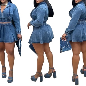 Nouvel ensemble décontracté pour femme : haut court à capuche à manches longues et jupe courte - Ensemble 2 pièces en jean délavé tendance - Product Image 2