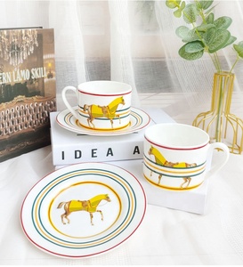 Ensemble tasse et soucoupe en céramique de luxe nordique, best-seller, motif cheval jaune et rouge, pour utilisation en restaurant, vaisselle haut de gamme - Product Image 3