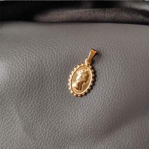 จี้เหรียญอลิซาเบธสไตล์วินเทจ,จี้เหรียญอลิซาเบธทองคำ18K เครื่องประดับ Virgin Mary จี้กางเขนดอกกุหลาบ - Product Image 3