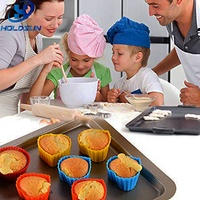 Moules à cupcake en silicone en forme de coeur de couleur personnalisée résistant à la chaleur outils à gâteau de qualité alimentaire à libération facile pour boîte à lunch