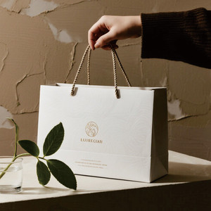 <span class=keywords><strong>Bolsa</strong></span> de Papel Ecológica de Lujo para Joyería, Ropa, Cosméticos y Tiendas de Regalos, Empaquetado de Compras, Impresión Personalizada - Product Image 2
