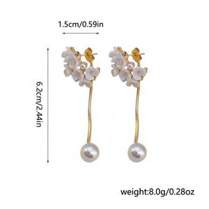 Boucles d'oreilles longues en deux parties de style français tendance, serties de diamants, avec des perles et des glands, plaquées or, avec une touche haut de gamme - Product Image 3