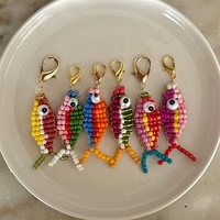 Colgante de pez con cuentas de colores, superventas, accesorio DIY de colores dopamina para llavero, collar y bolso