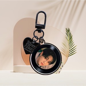 Vente en gros Spot Lee Know Felix I.N Porte-clés pendentif en acrylique motif disque vinyle impression UV motif dessin animé tendance - Product Image 1