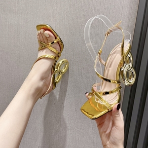 Nouvelles sandales sexy à talon 8 caractères pour femmes, chaussures à talon de forme spéciale, talons hauts, sandales dorées, tailles 35-42 - Product Image 1